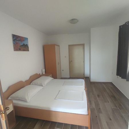 Hotel Pansion Marta à Bibinje Extérieur photo