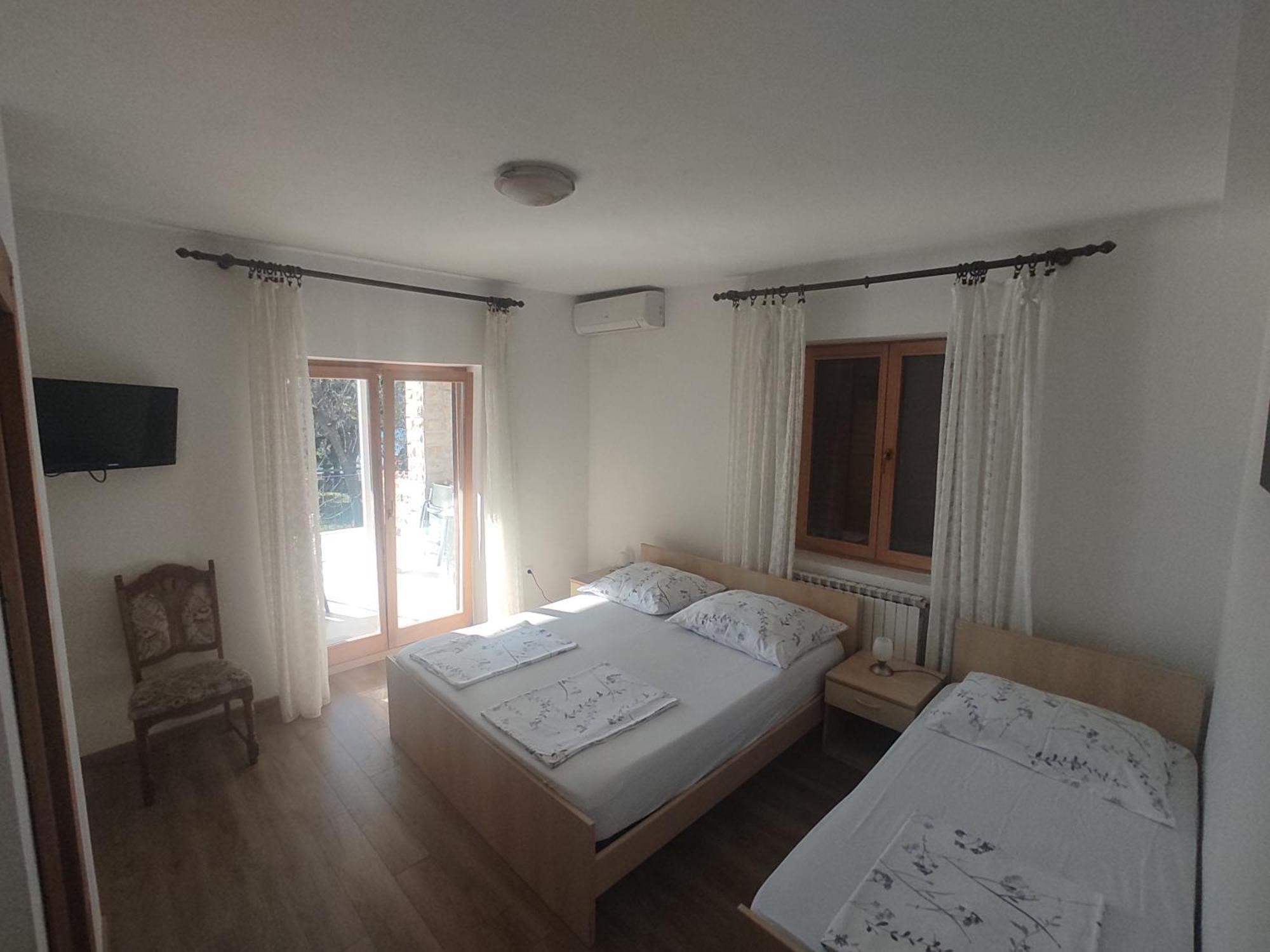 Hotel Pansion Marta à Bibinje Extérieur photo