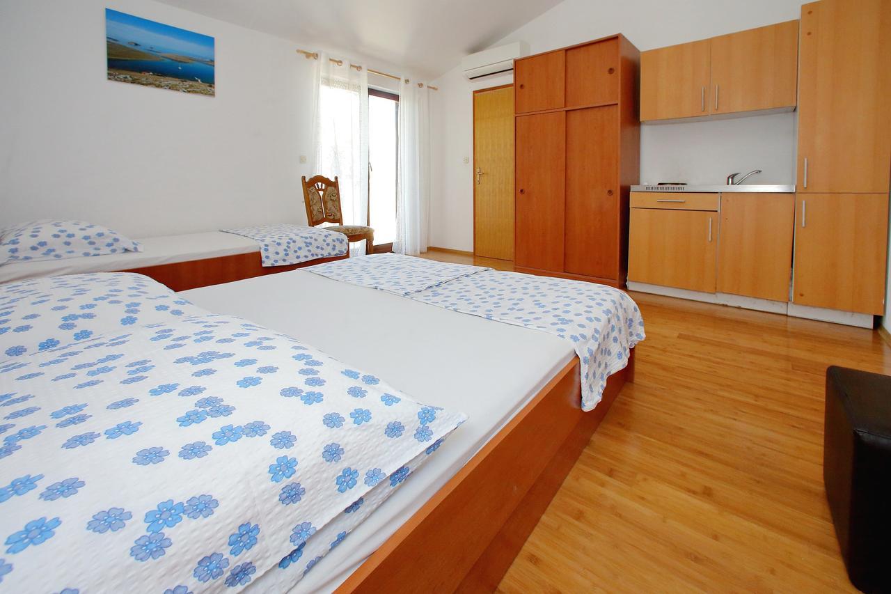Hotel Pansion Marta à Bibinje Extérieur photo