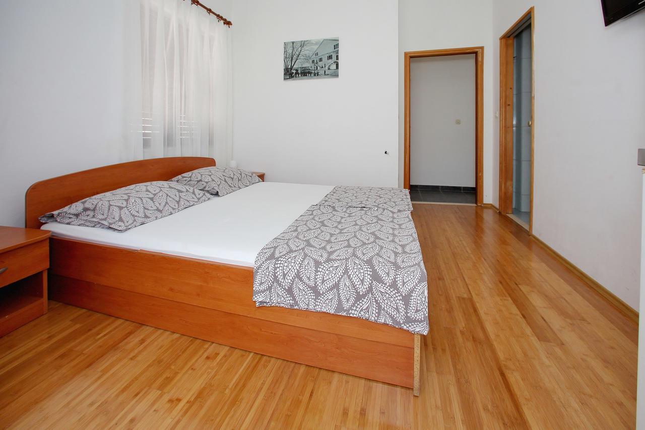 Hotel Pansion Marta à Bibinje Extérieur photo